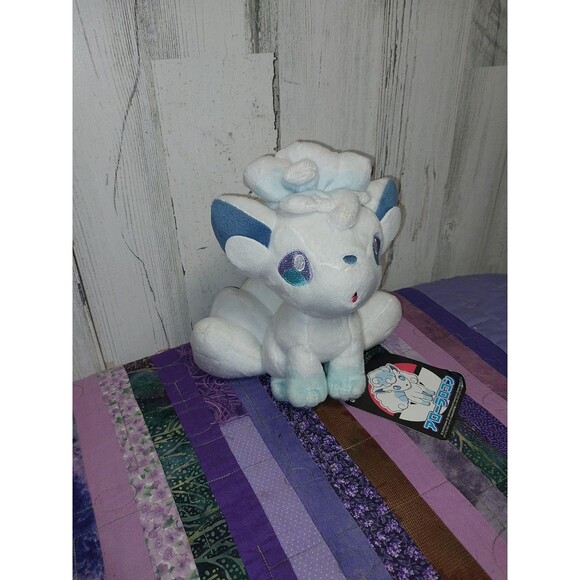 Alolan Vulpix Plush Toy Limited Edition Pokemon Center Tagged Collectible - Picture 1 of 8